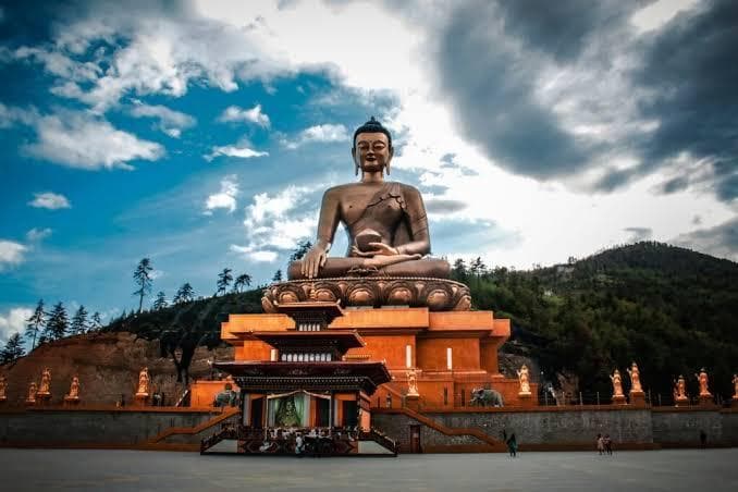 The seated Buddha Dordenma statue at Kuenselphodrang